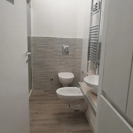 Apartment Casa Pomezia-central Station New
